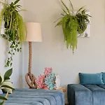 ベッド・アンド・ブレックファスト Luna House & Cowork