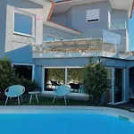 Luna House & Cowork * Cascais