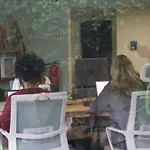Luna House & Cowork Couette-café *