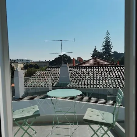 Luna House & Cowork Couette-café Cascais