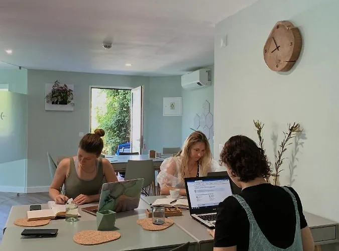 Luna House & Cowork Frühstückspension *