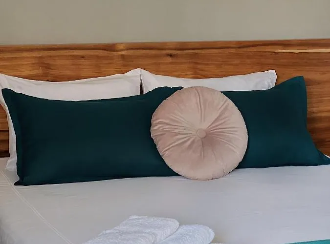 Luna House & Cowork فندق مبيت وإفطار *